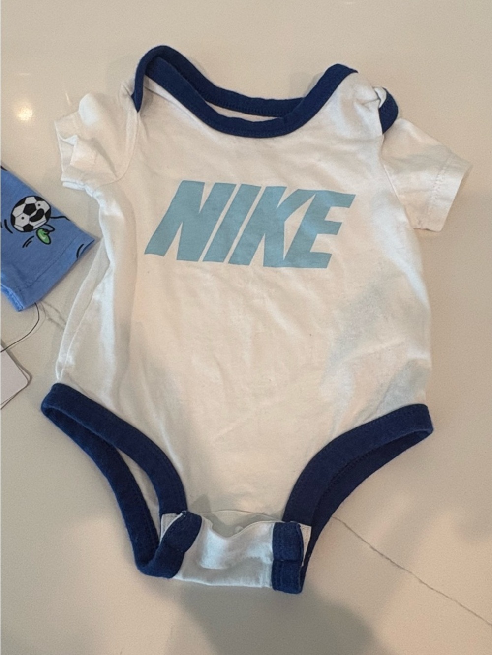 Nike Baby Blue Sports Print (NWT) & White Nike Logo Bodysuit Lot 3M - Picture 4 of 4